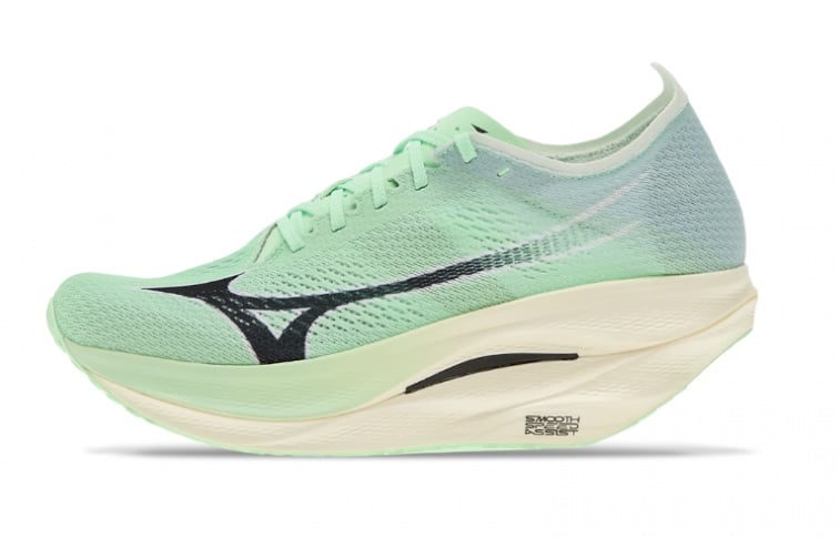 Commander Mizuno Wave Rebellion Pro 3