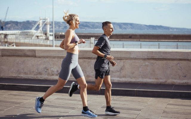 Est-ce une bonne idée de courir à jeun pendant l’effort, pour se dépenser plus tous les jours avec la course à pied