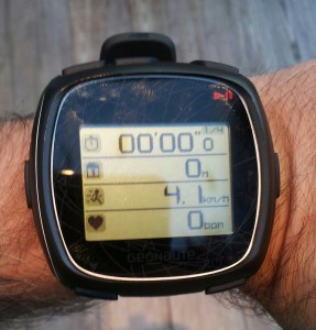 Les 4 écrans disponibles sur les montres Geonaute Onmove 710