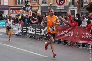 Mohamed Serbouti lors de sa victoire au championnat de France du 10 kms. © ccathle11.blogspot.fr