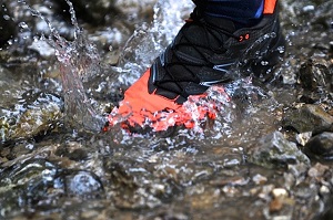 Cette chaussure North Face Ultra MT n'a pas peur des rivières... © F. Van De Cauter