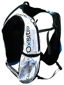 Poche à eau ou bidons, vous aurez le choix avec ce sac trail Oxsitis. © Oxsitis