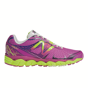 Ces chaussures de running New Balance 880 pour femmes sont disponibles chez nos partenaires. © New Balance