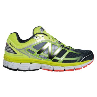 Plusieurs coloris sont possibles avec ces chaussures de course a pied M 860. © New Balance